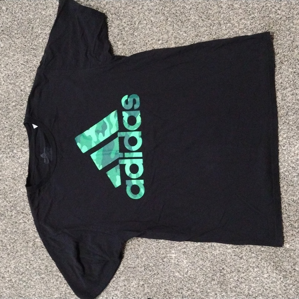 Adidas men's Large tee shirt black camo green